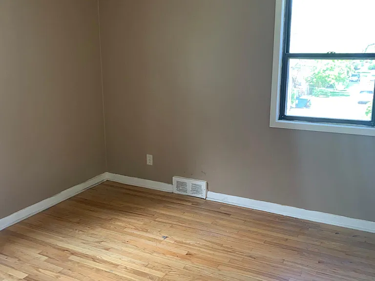 25777 Woodward Ave #203 — Photo 7