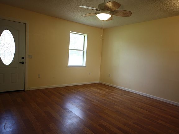 4th image of 209 Clermont St