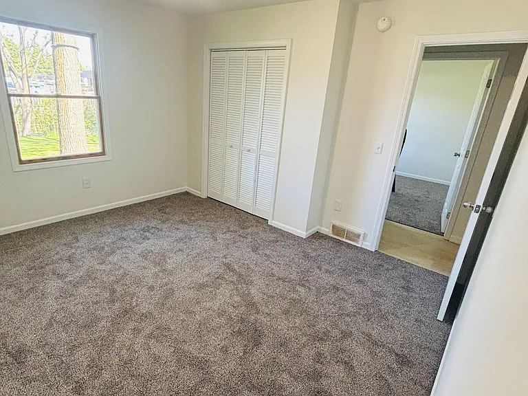 424 Winona Ave NW — Photo 9