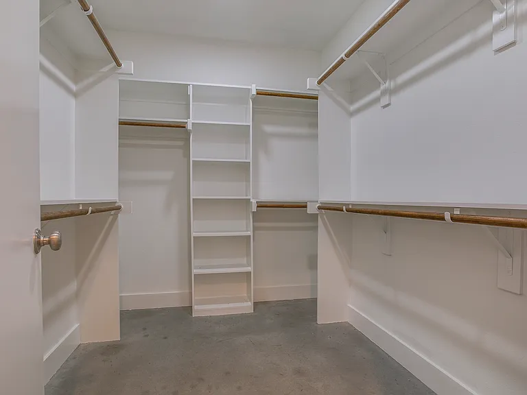 602 Finley Ct — Photo 8