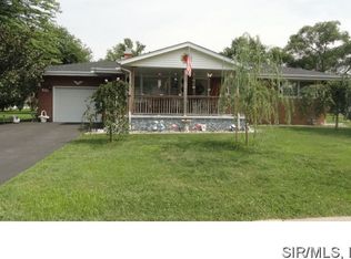 430 Klondike St, Staunton, IL 62088