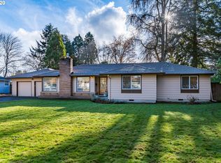 590 Dartmoor Dr, Eugene, OR 97401