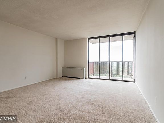 2nd image of 118 Monroe St #13