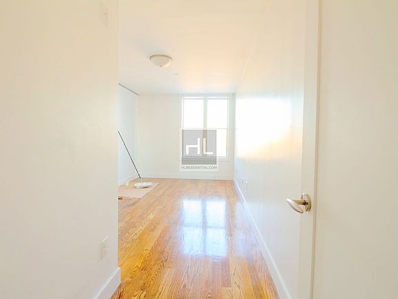 5th image of 490 Ocean Pkwy APT 74