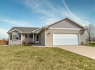 W6488 Brandon Ct, Greenville, WI 54942