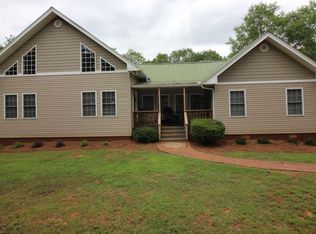 305 River Run Trl, Carnesville, GA 30521