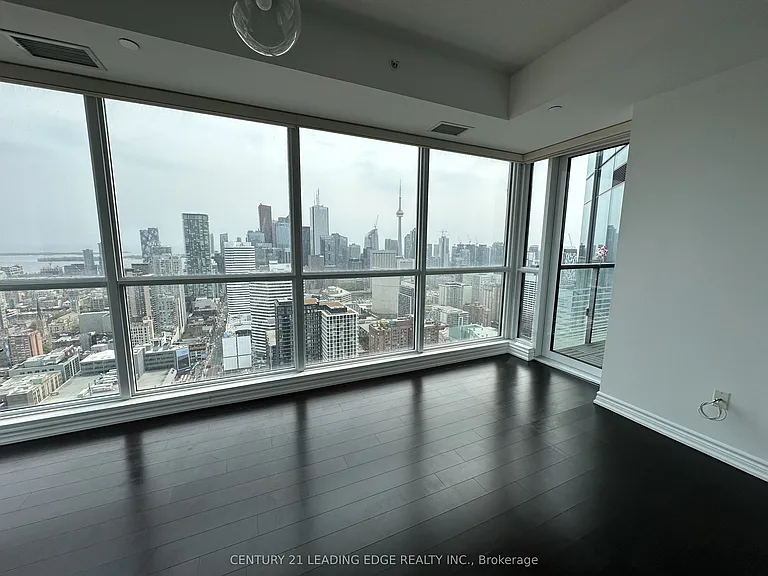 386 Yonge St #4607 — Photo 3