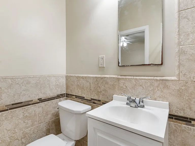 1324 Peterson Avenue — Photo 4