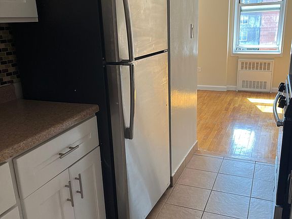 4th image of 3420 Parsons Blvd APT 3A