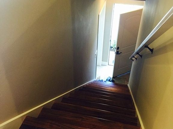 4th image of 152 Hillview Way