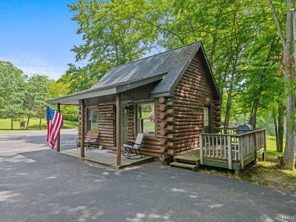 2341 Beaver Creek Dr #5, Gaylord, MI 49735