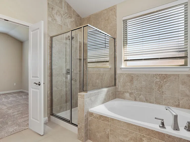 8202 Dampton Ln — Photo 16