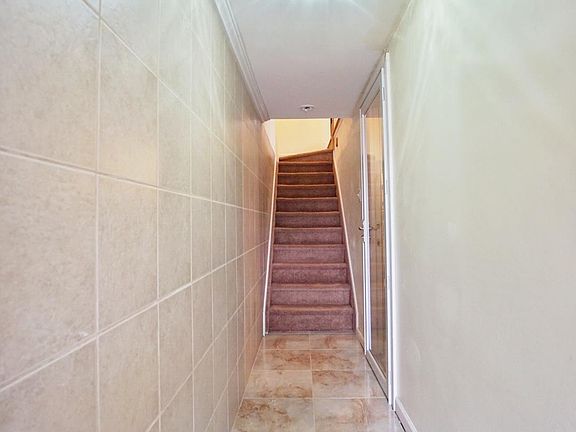 3rd image of 11 Grimsby St #B