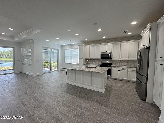 5th image of 725 Margaritaville Ave