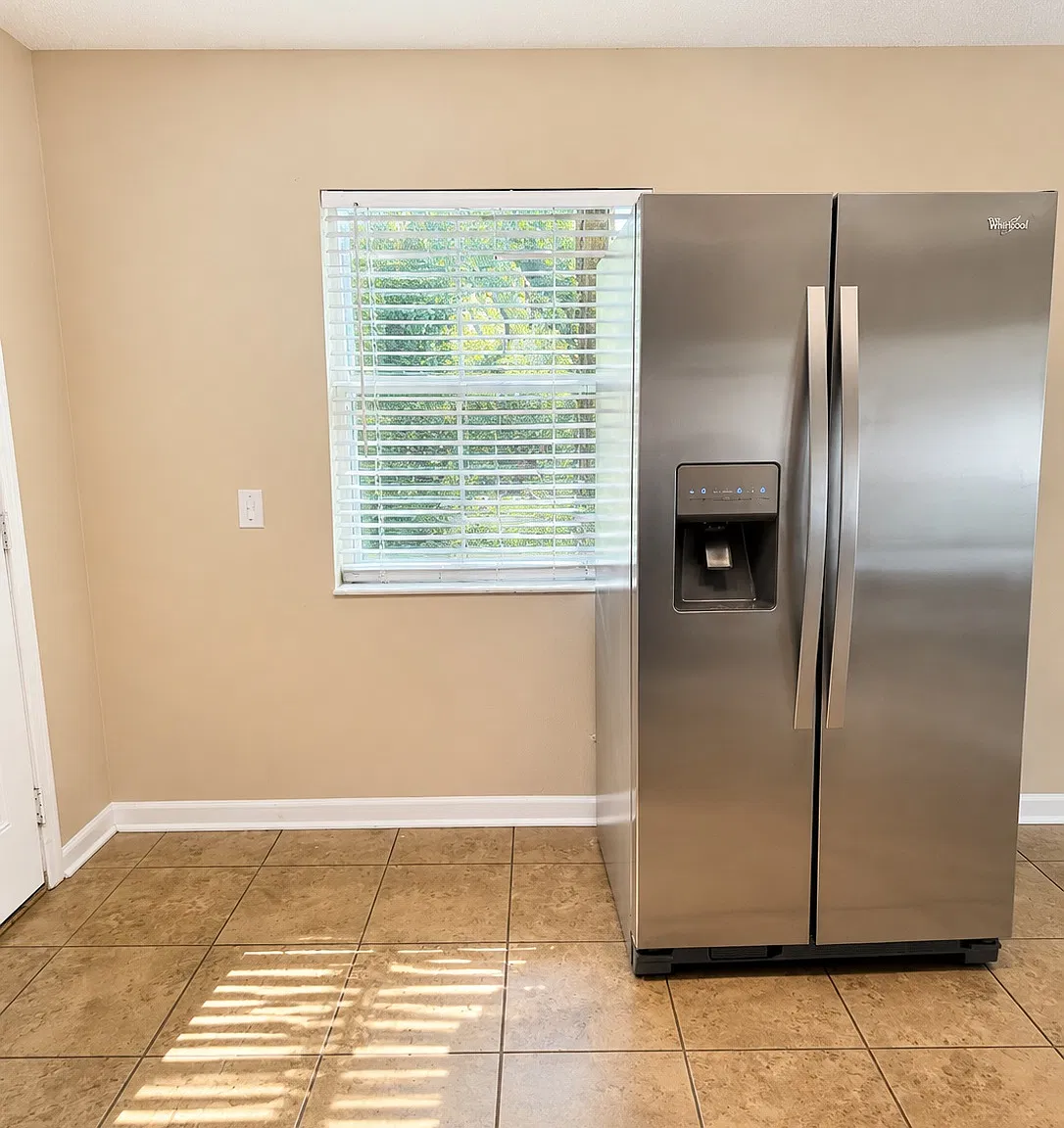 2 bed, 770 sqft, $1,275 — Photo 3