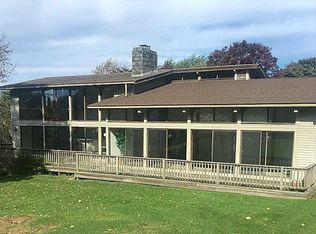 25 Continental Dr, Middletown, RI 02842