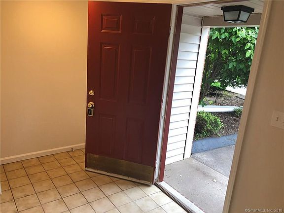 3rd image of 39 Huntington Hts #39