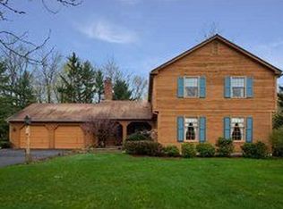 24 Cherry Tree Ln, Orchard Park, NY 14127