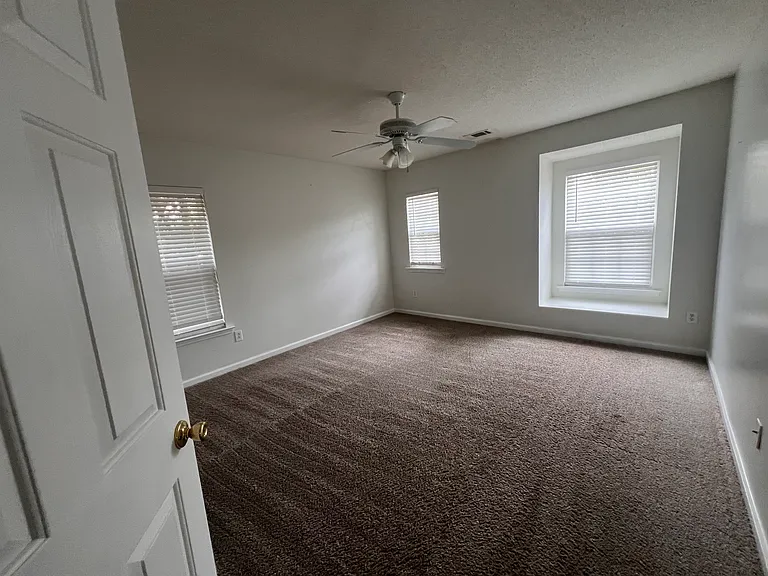 2304 Harwood Hills Ln — Photo 23