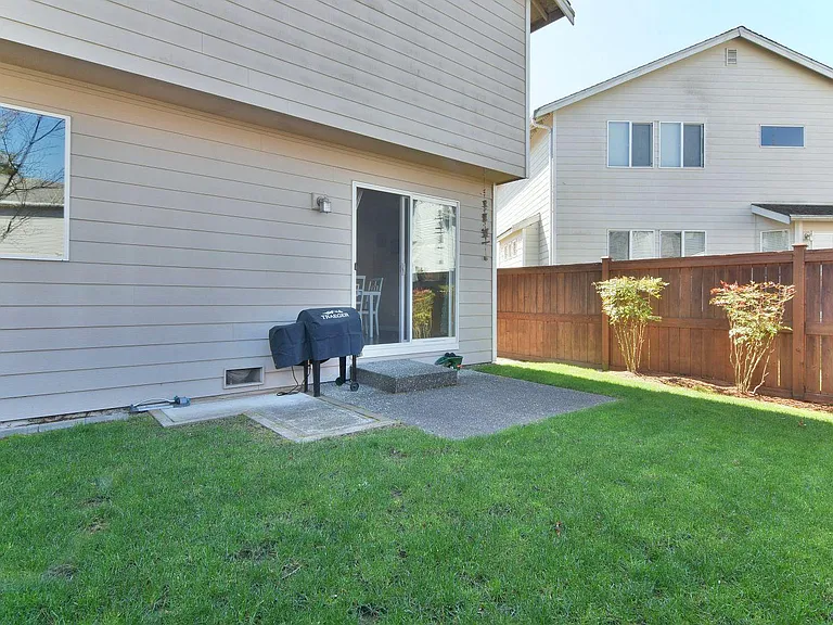 18711 10th Ave SE — Photo 17