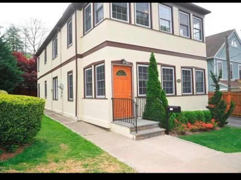 321 Spring St — Photo 1
