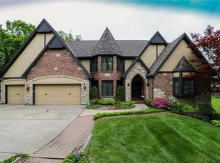 321 NE Chelmsford Ct, Lees Summit, MO 64064