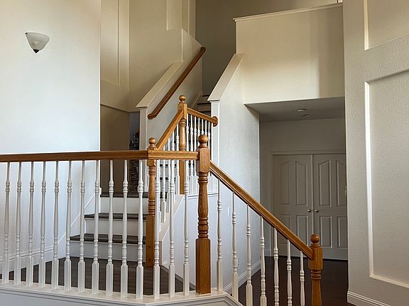 3rd image of 548 Brennen Cir