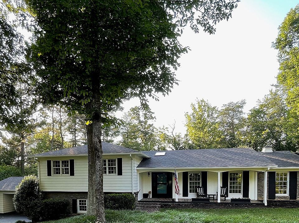 1st image of 118 Piedmont Cir