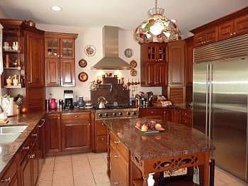 4th image of 6422 Endwood Dr