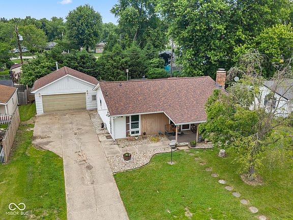 2nd image of 242 Hollybrook Dr