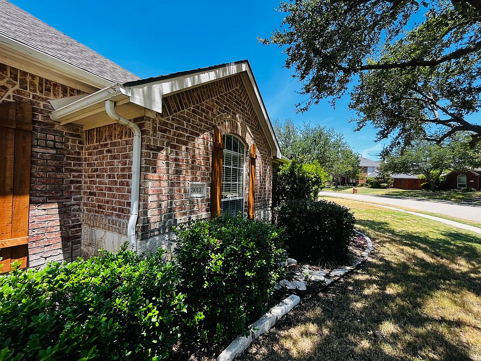 1st image of 3013 Fair Oak Dr