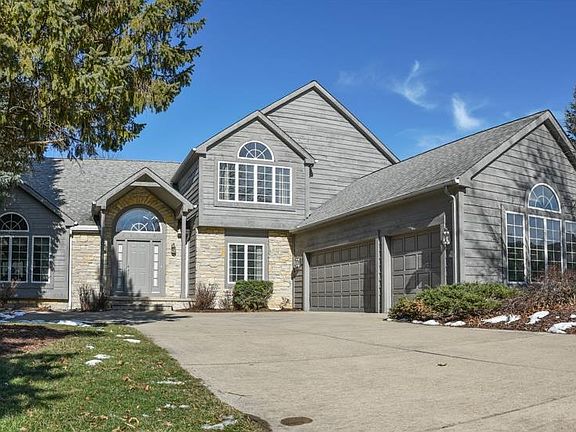 3rd image of 20494 Sterling Way