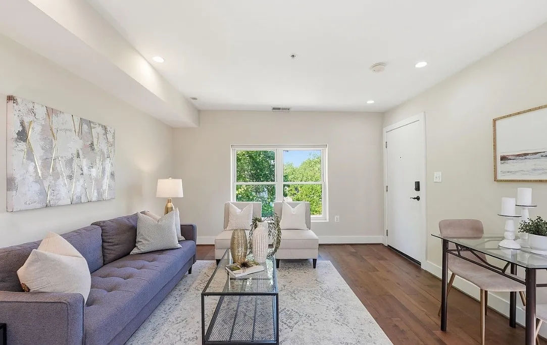2 bed, 900 sqft, $3,000 — Photo 3