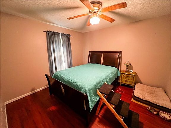 5th image of 550 Lee Road 118