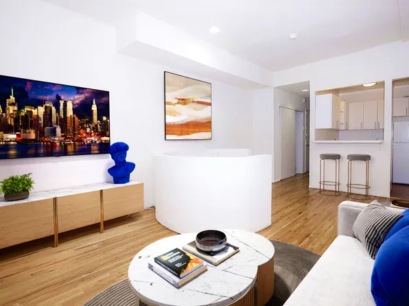 220 East 25th Street image 1 of 8