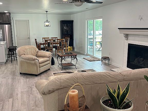 2nd image of 4801 Linda Ln