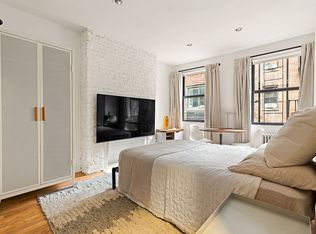 113 W 15th St #2E, New York, NY
