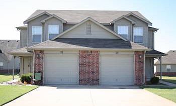 1st image of 2979 Creekside Dr