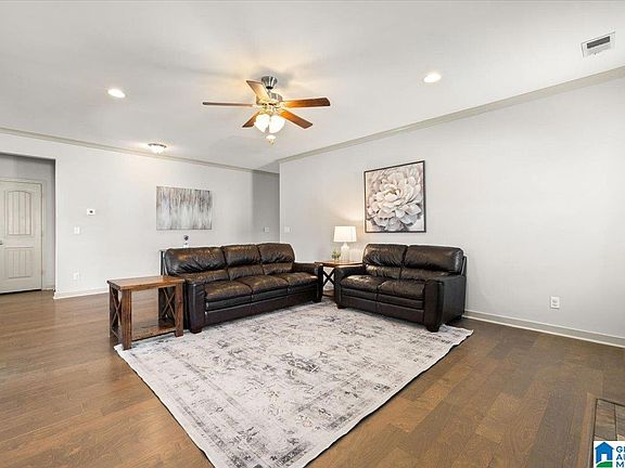 4th image of 180 Sweetwater Way