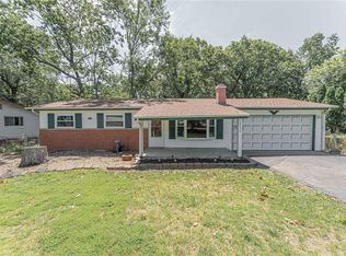 3434 Henry Dr, Imperial, MO 63052