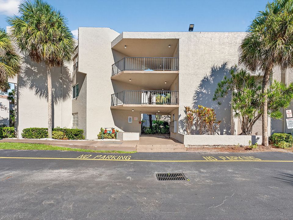 1st image of 3100 Riverside Dr APT 305