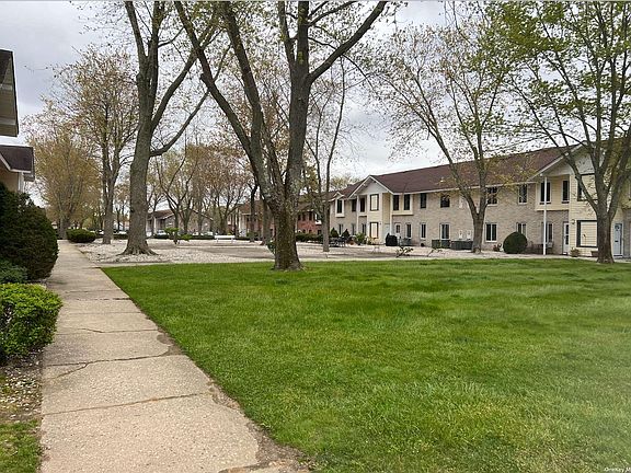 2nd image of 23 Osage Ct #23
