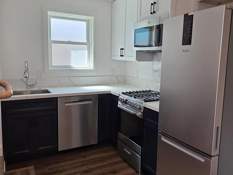 2161 N Valley St #B — Photo 1