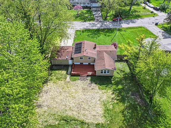 4th image of 6058 Meadowwood Ln