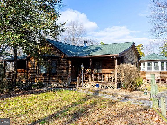 3rd image of 468 Thompson Cir