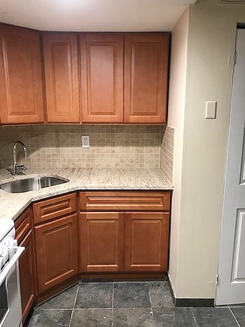 1st image of 30 Hemlock Ln #1