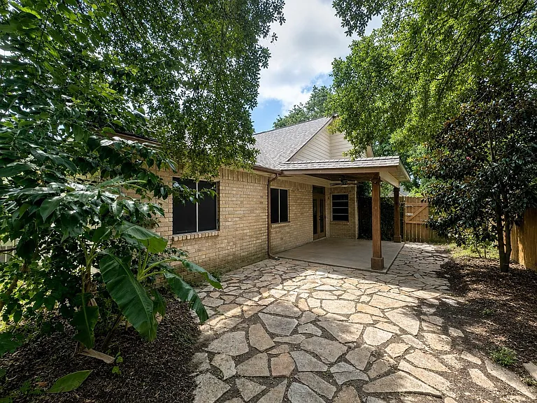 21458 Park Timbers Ln — Photo 9