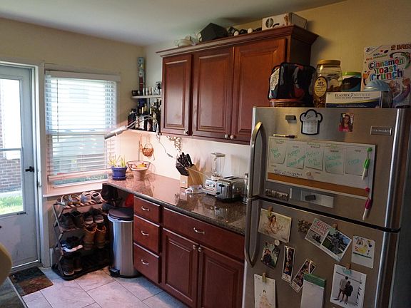 3rd image of 634 E Broadway APT 1