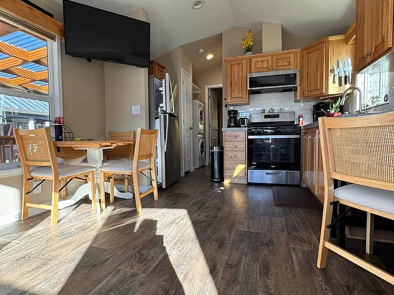 11 Pond Ln — Photo 13