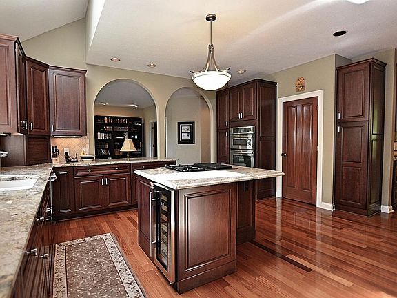 3rd image of 4690 Donegal Cliffs Dr